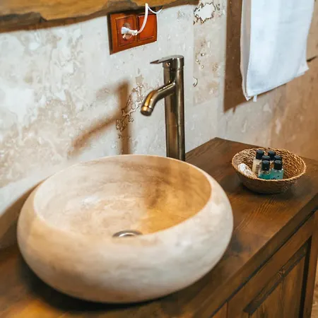 Cappatria Cave House *