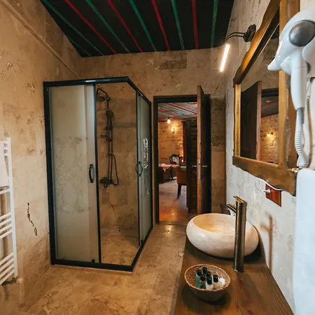 Cappatria Cave House Otel *