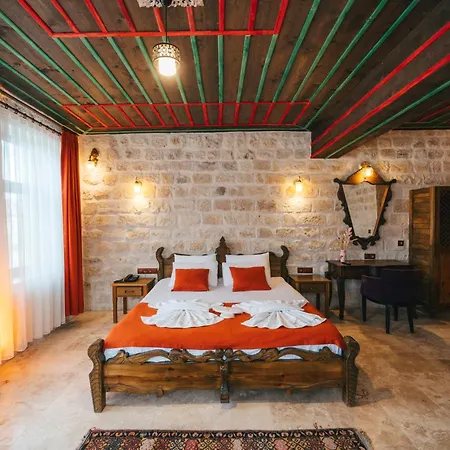 Cappatria Cave House Otel