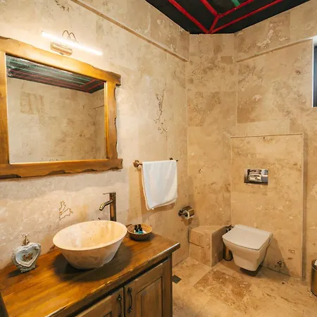 Otel Cappatria Cave House *
