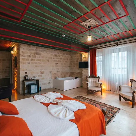 Otel Cappatria Cave House *