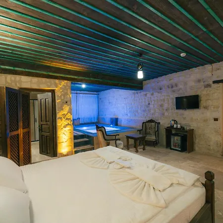 Cappatria Cave House Otel