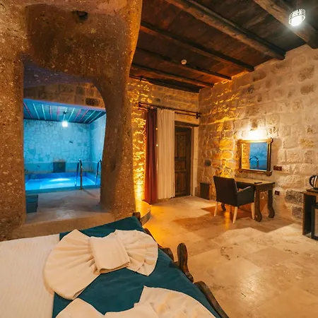 Cappatria Cave House Otel *